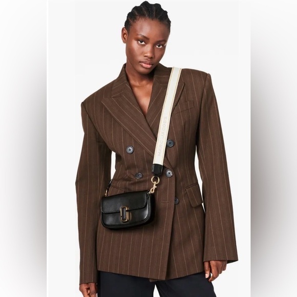 Marc Jacobs Black Shoulder Bag with Gold Chain - Picture 2 of 11